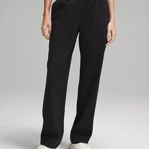 NWOT Lululemon Straight-Leg Mid-Rise Pant Luxtreme *Regular